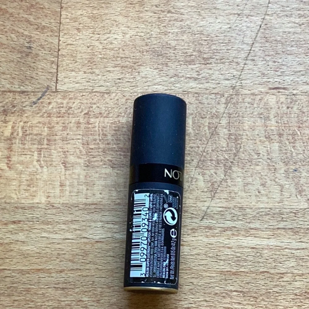 🎯5 for $25🎯Revlon New Matte008 Show off - Picture 3 of 4